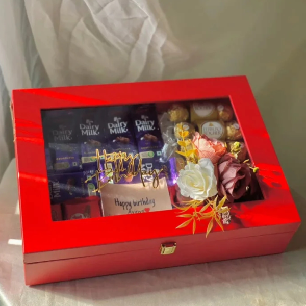 Red coloured Trunk Box